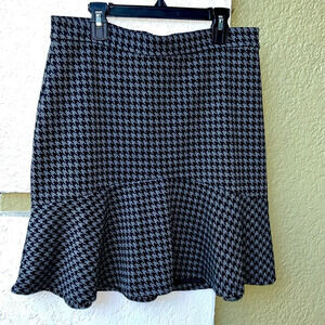 Banana Republic Houndstooth Fluted Mini Skirt